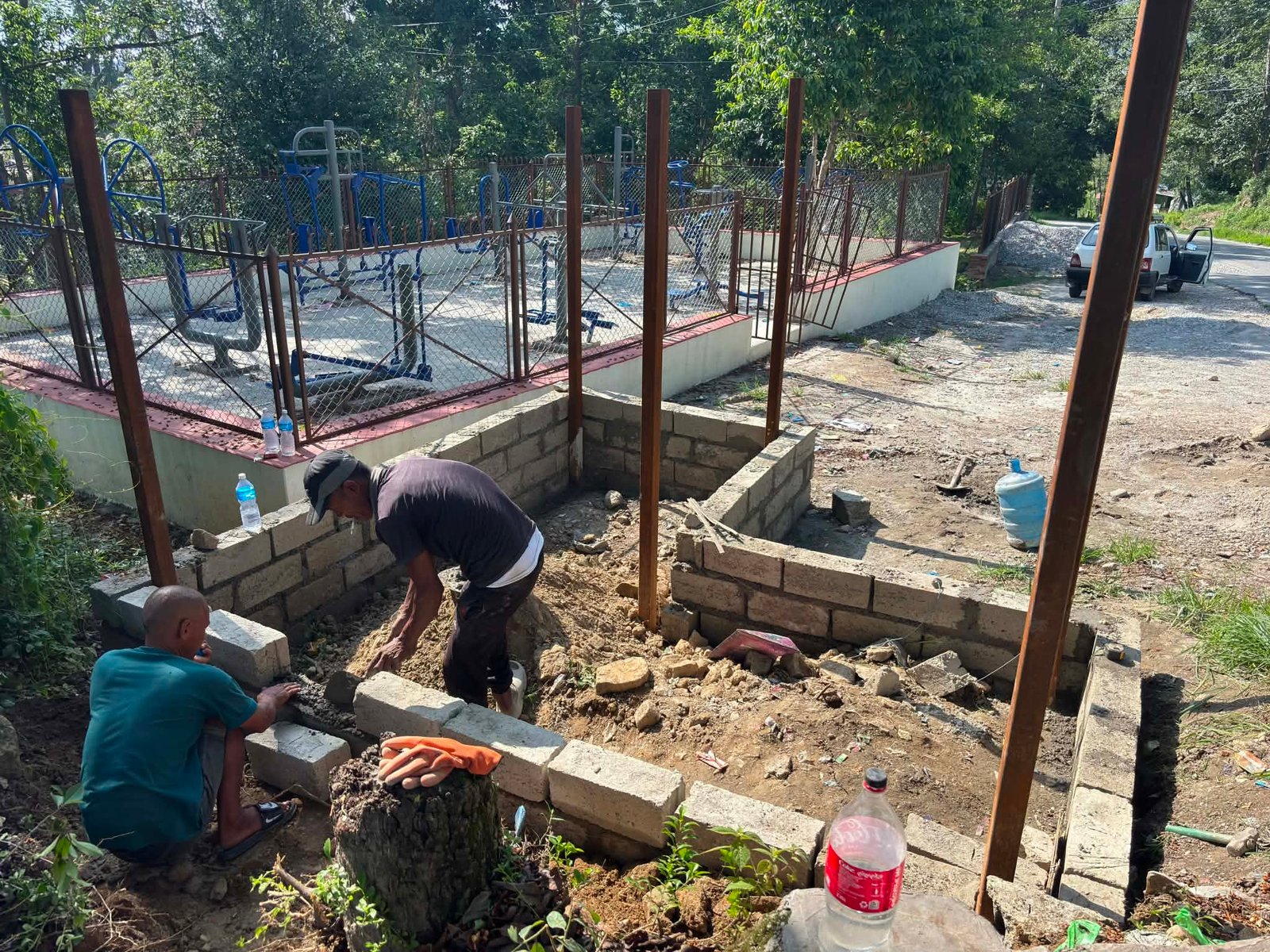 Building the public shelter